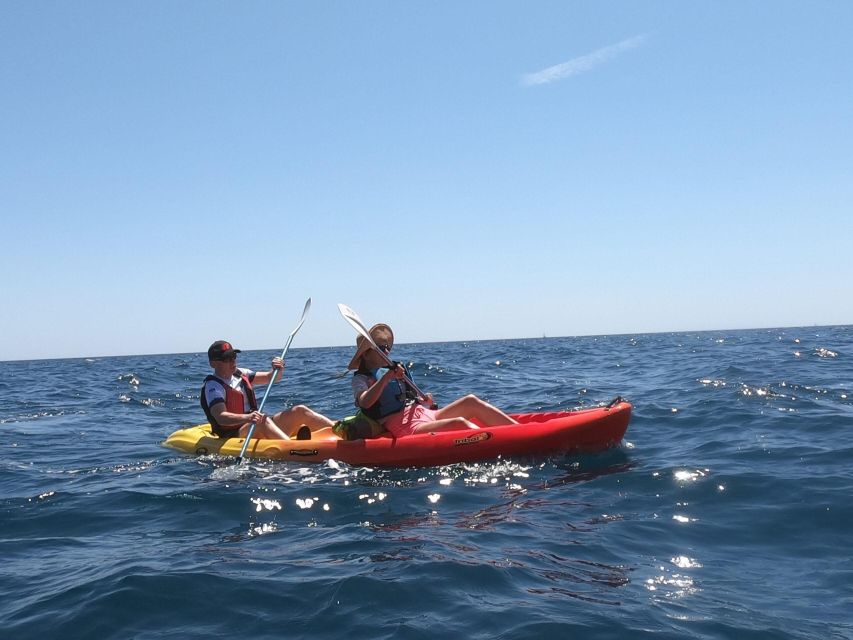 Santorini:explore the black beach by Kayak - Key points at a glance