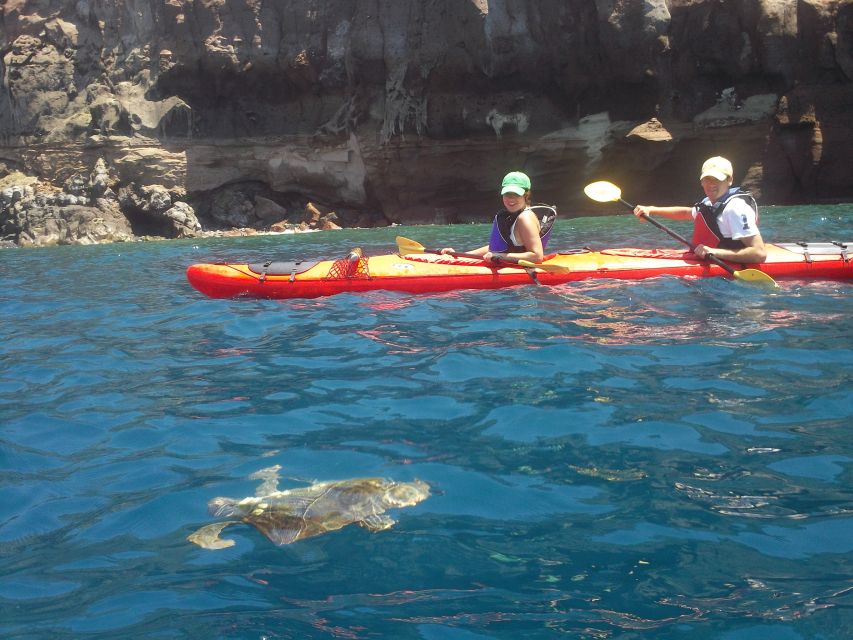 Santorini: South Sea Kayaking Tour with Sea Caves and Picnic - The 40-minute safety lesson