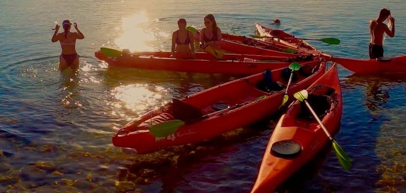 Sardinia: Sunset Kayak Tour + Snorkeling and Local Aperitif - The return paddle in changing light