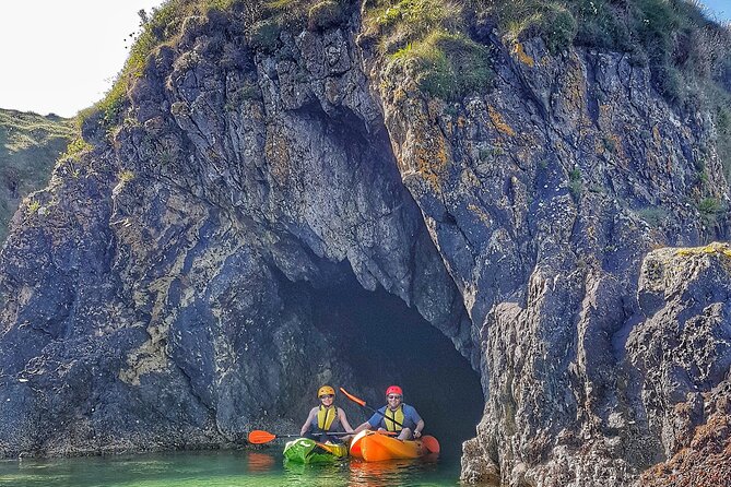 Sea Cave Kayaking Experience - A break with a snack and hot drink