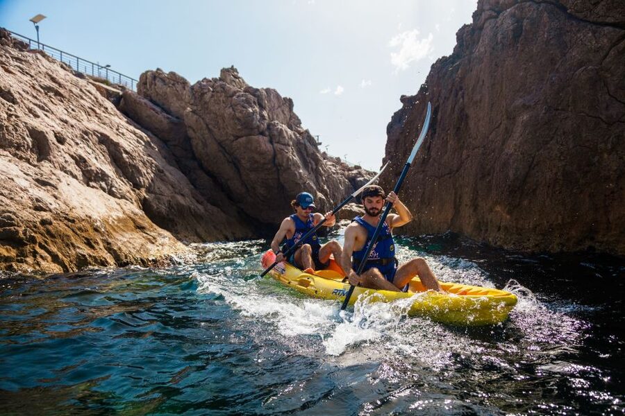 Sea kayak tour: Sète, the French pearl of the Mediterranean - Caves, rock passages, and the optional swim