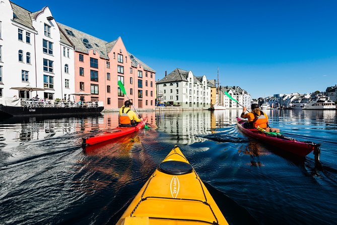 Sea Kayaking In Ålesund - Paddling through Brosundet