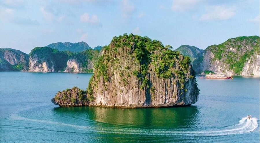 Self guided kayaking tours in less traveled Lan Ha Bay - Floating hamlets and local life on the water