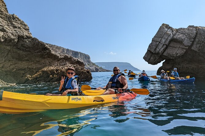 Sesimbra : Guided Kayak Tour in Arrábida Natural Park & Caves - Who should book this kayak trip?