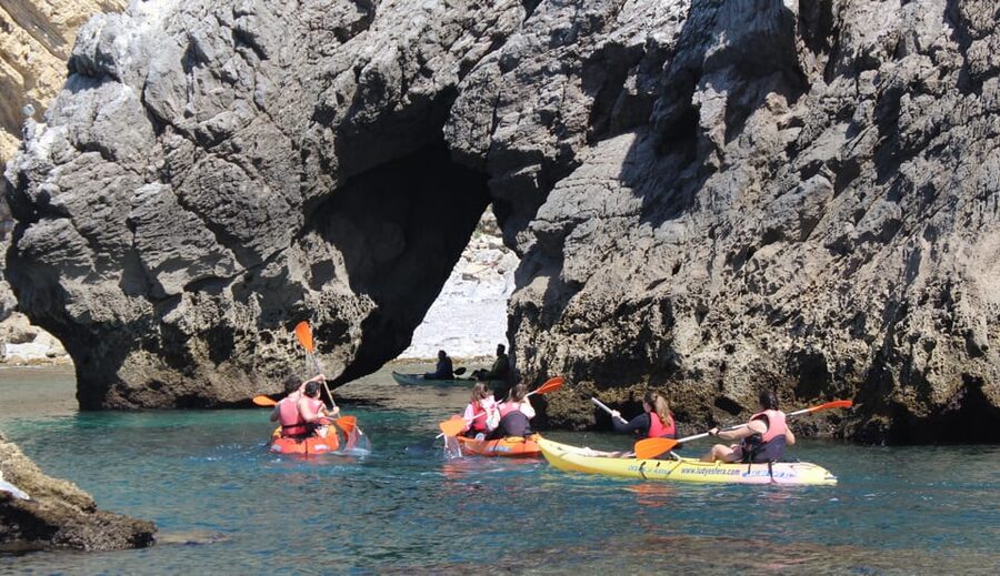 Sesimbra: Ribeiro Cavalo Beach, Caves, & Arrábida Kayak Tour - Key things to know before paddling out