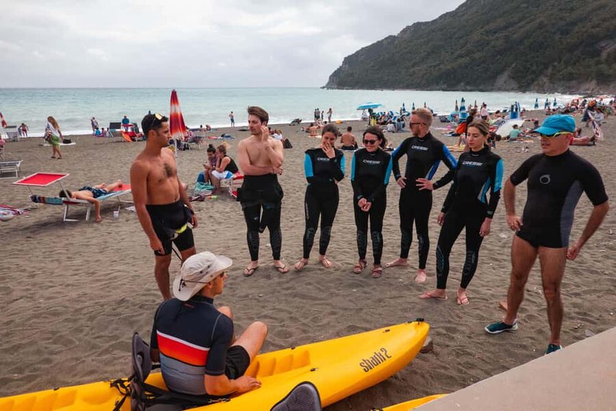 Sestri Levante: Kayak Excursion in the Biodiversity of the Bay of Gold - The 15-minute briefing makes the outing more approachable