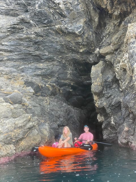 SHARK CAVE KAYAK TOUR - Guides who add local character