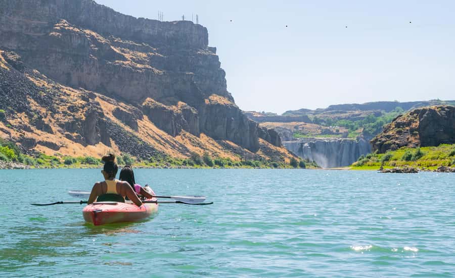Shoshone Falls: Guided Kayak Tour - Exploring Pillar Falls on foot