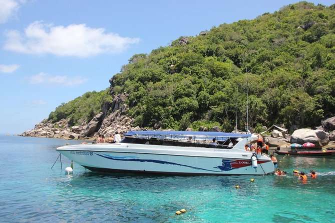 Snorkel and Kayak Tour to Angthong Marine Park by Speedboat from Koh Samui - Koh Mae Ko and the famous green lagoon