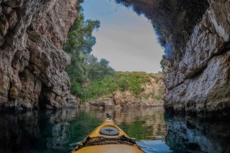 Sorrento: Guided Kayak Tour + Free 1h Paddleboarding - The free paddleboarding hour