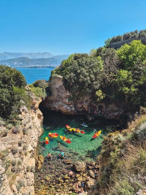 Sorrento: kayak small group tour to Bagni Regina Giovanna - The first 10 minutes: safety, paddles, and a steady start