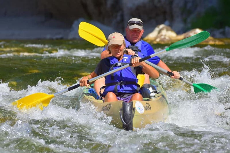 Sporty descent of the Ardèche Gorges by canoe/kayak: 6 hours - approx. 32 km - Six to seven hours inside the Ardèche Gorges