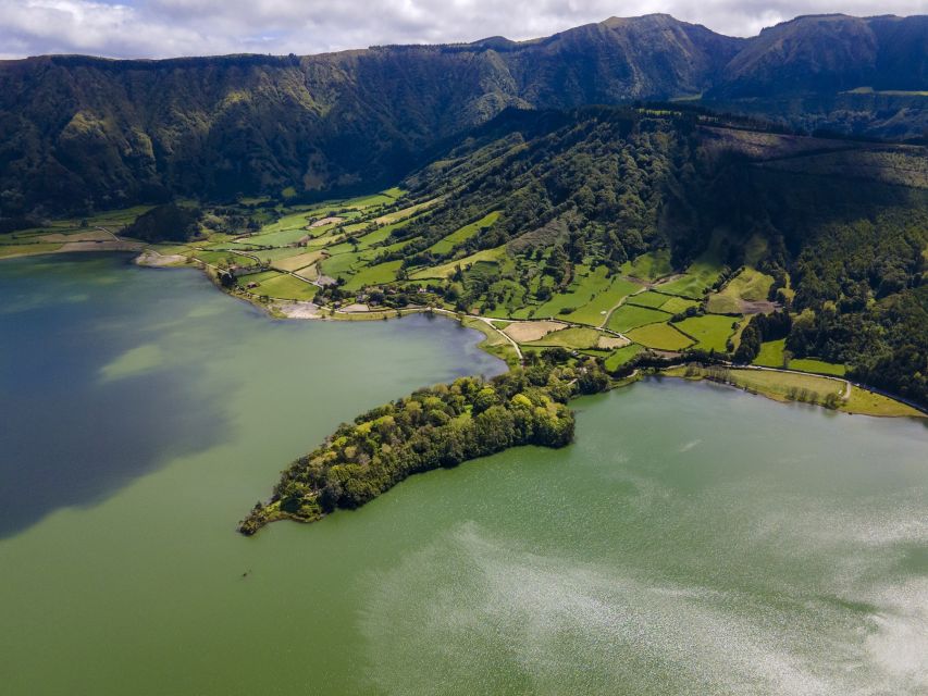 Stand Up Paddle Rental | Sete Cidades - What the surrounding views add