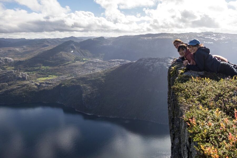 Stavanger: Preikestolen Hidden Trail Hike + Canoe + Lunch - The one-hour canoe crossing