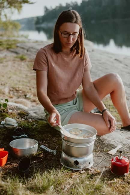Stockholm: Archipelago Islands Kayak Tour and Outdoor Picnic - The remote-island fika stop