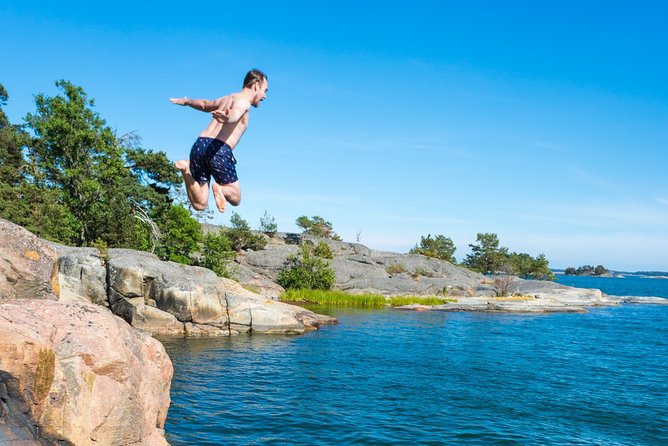 Stockholm Archipelago Tour by Kayak - The 9:00 am start and the ride out of town