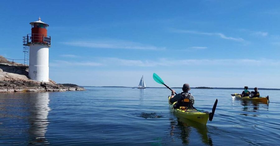 Stockholm: Full-Day Archipelago Kayaking Adventure - From central Stockholm to the archipelago