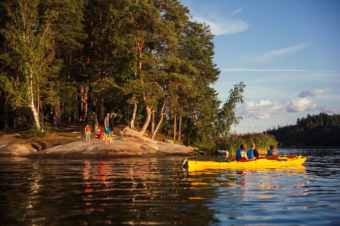 Stockholm: Kayaking tour around Vaxholm Archipelago with Fika - Fika on a quiet island
