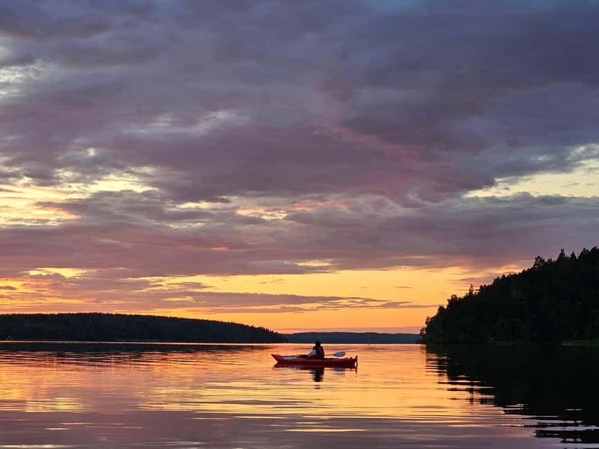 Stockholm: Sunset Kayak Tour on Lake Mälaren with Tea & Cake - The second paddle and the search for beavers