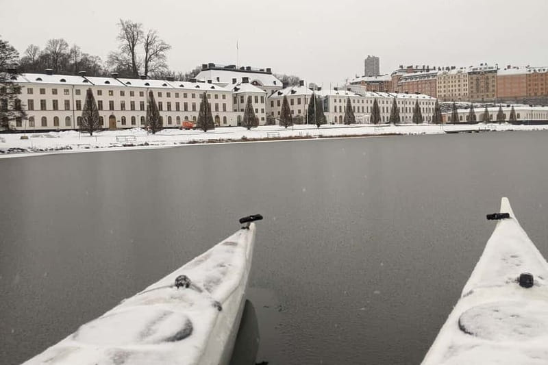 Stockholm: Winter Kayaking Tour through the City Centre - How cold is it, really?