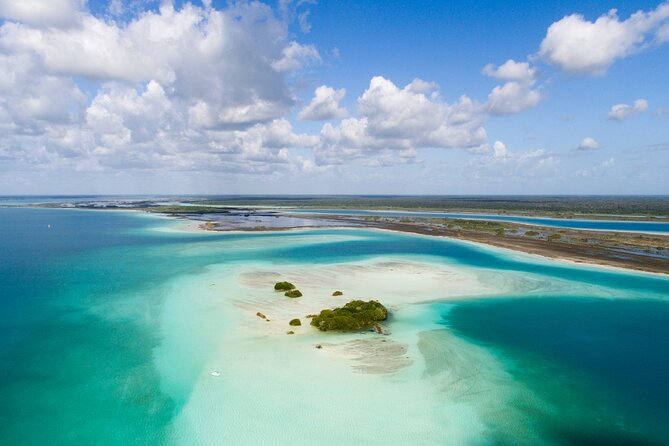 Sunrise Kayaking Tour in Bacalar with Breakfast and Photos - Who should book this Bacalar kayaking tour