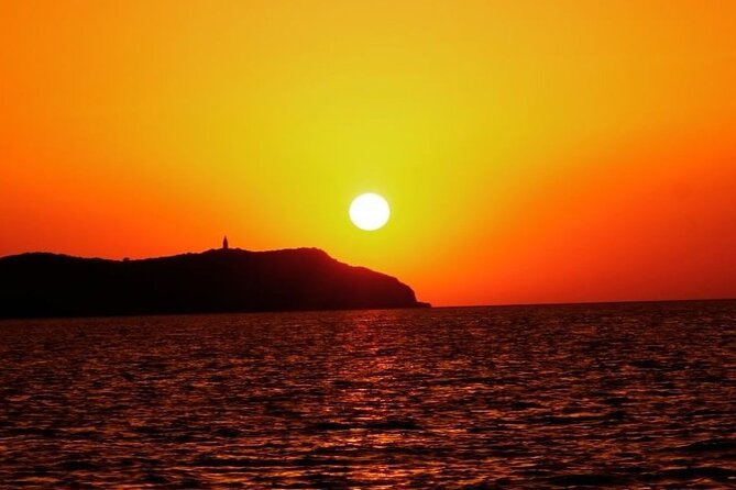 Sunset Beach Tour 3 HS all Inclusive ( Paddle boards , Kayaks & Snorkeling) - Cala Salada and the best time for water sports