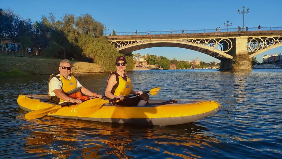 Sunset Kayak: Historic Seville, Triana and La Cartuja - What the two hours feel like