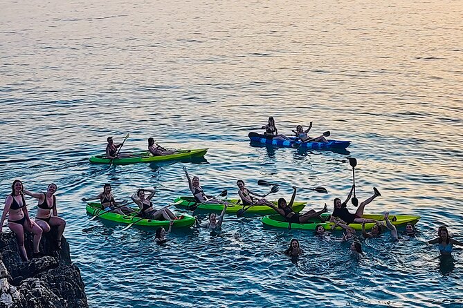 Sunset kayak/Sup tour - Lukova caves and Secret beaches - The first secret beach and its two small caves