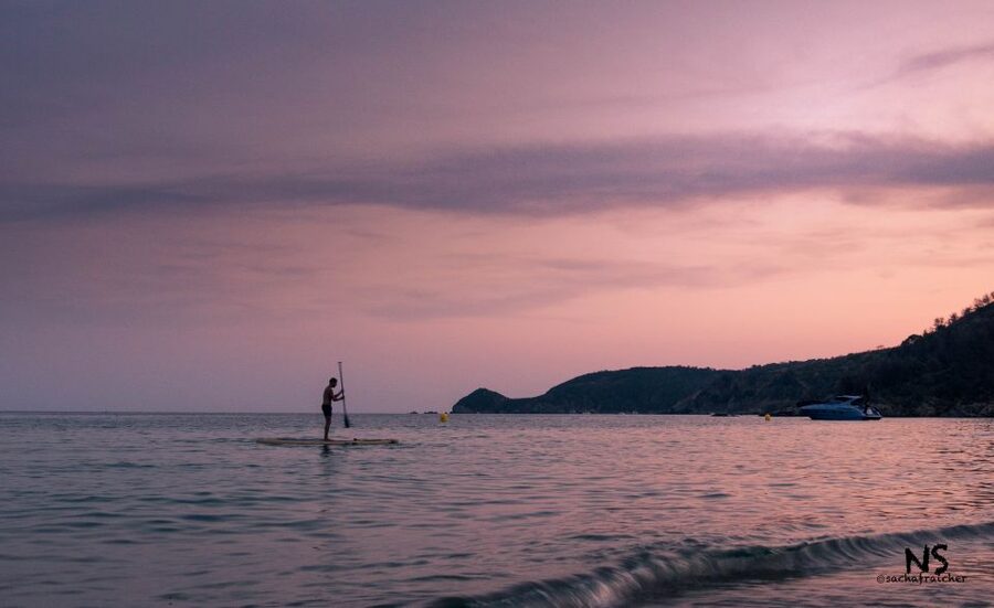 Sunset trip kayak tour in the gulf of Saint-Tropez - A quiet swim near Cap Camarat