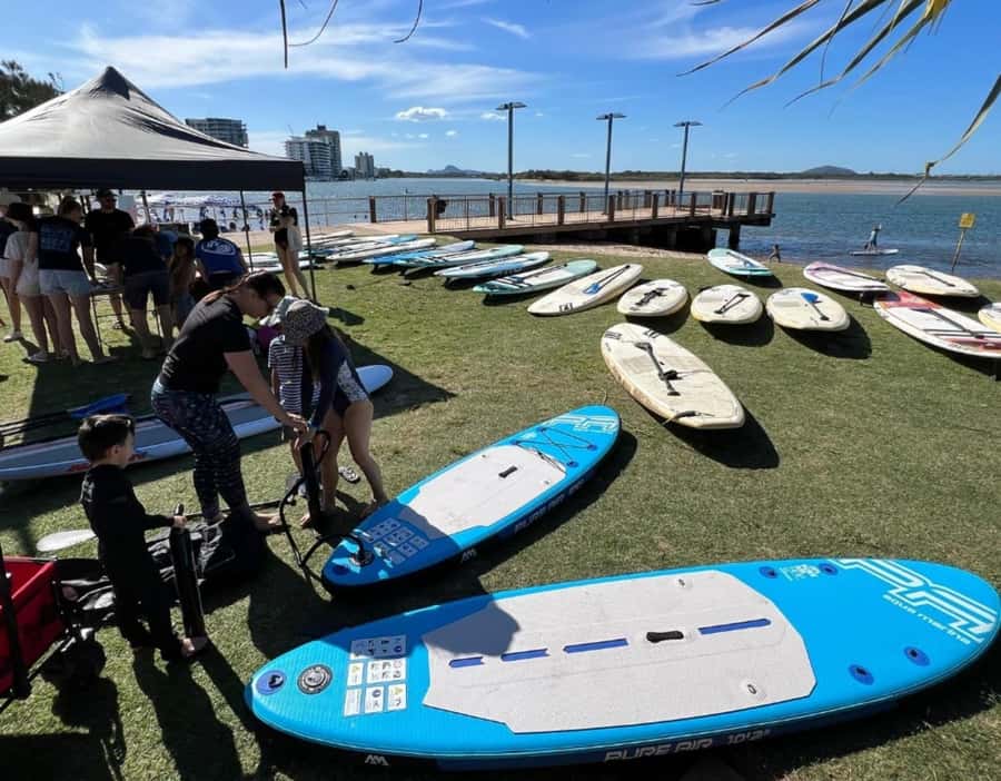 Sunshine Coast: Stand-Up Paddleboard Rental & Lesson - Starting on the beach with Ocean Addicts
