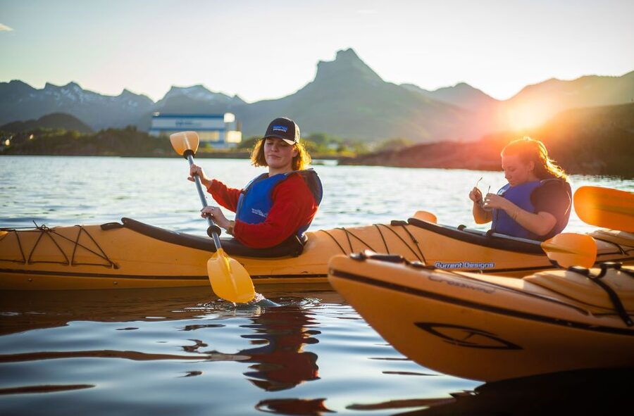 Svolvær: Evening Kayaking Adventure - Small details that make the outing better