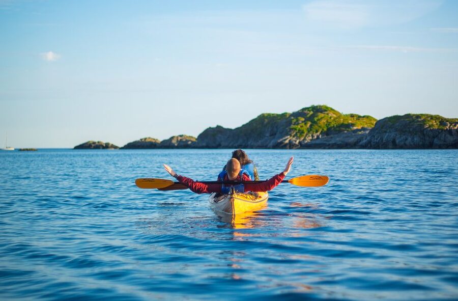 Svolvær: Evening Kayaking Adventure - Should you book the Svolvær evening kayak?