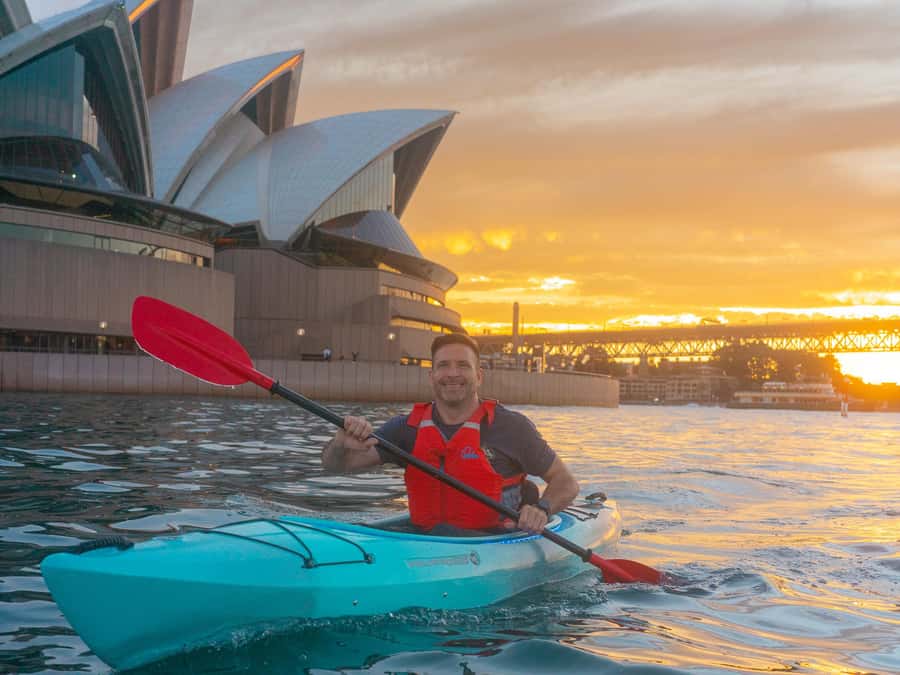 Sydney: Harbour Sunrise Kayak Tour - Free photos and a proper breakfast finish