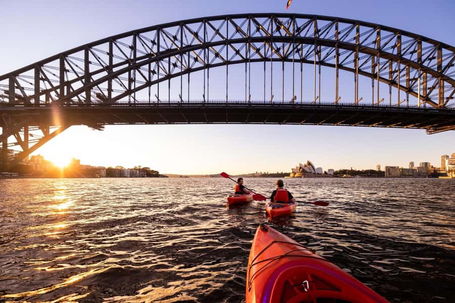 Sydney: Sunrise Kayak, Opera House & Under Harbour Bridge - Paddling across the harbour before sunrise