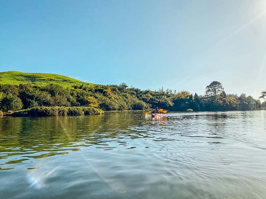 Tauranga: Daytime Scenic Lake McLaren Kayak Tour - Getting started with the kayak briefing