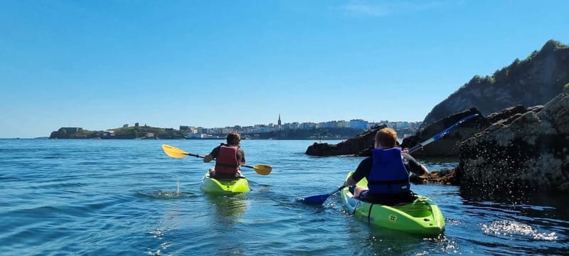 Tenby: Guided Kayaking Adventure - Tenby North Beach and the view back to town