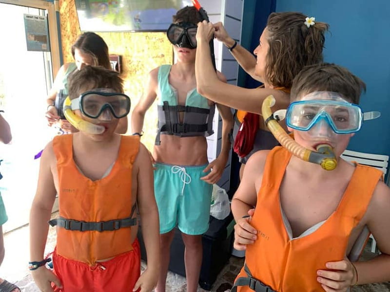 Tenerife: Kayak Tour with Animals and Underwater Scooters - Photos, lockers, and the small-group advantage