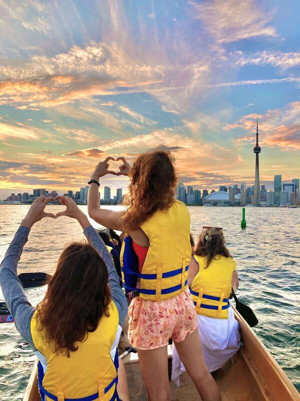 Toronto Islands: Sunset Canoe Tour - Meeting at Centre Island’s clock tower
