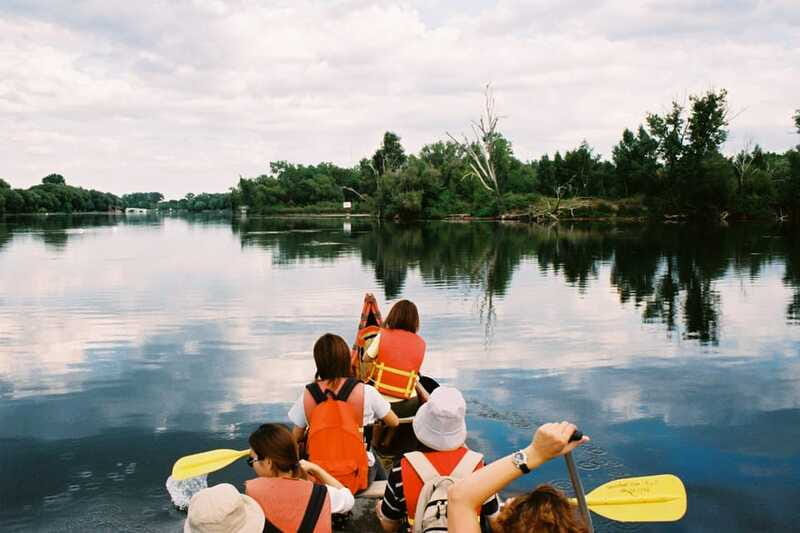 Toronto Islands: Voyageur Canoe Tour - Settling into the Voyageur canoe