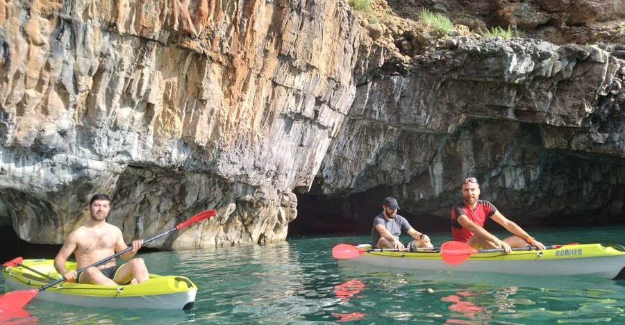 Tour in Kayak sulle orme di James Bond a Maratea - Starting at Luppa Beach and Gabbiano Beach