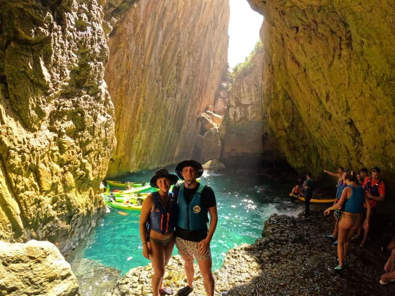 Tour kayak Moraira - Benitatxell (Cala Moraig) - Cala Pinos and the changing sea conditions