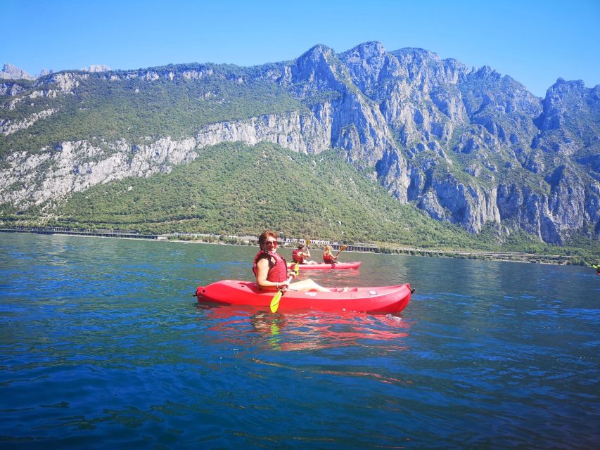 Valmadrera LC: Lake Como Kayak Rental with Aperitif - Who will enjoy this outing most?