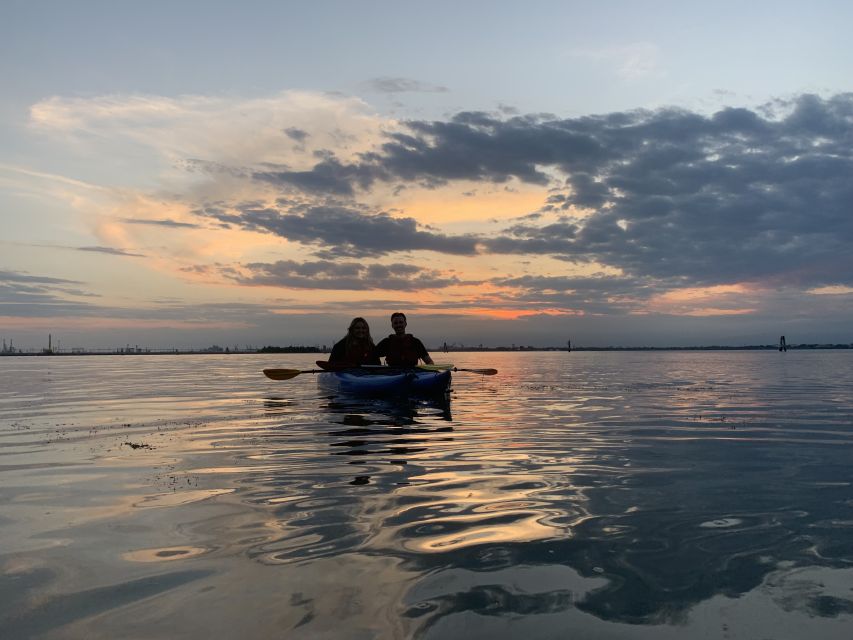 Venice: Sunset Kayak Tour in the Canals - Starting at the Querini rowing club