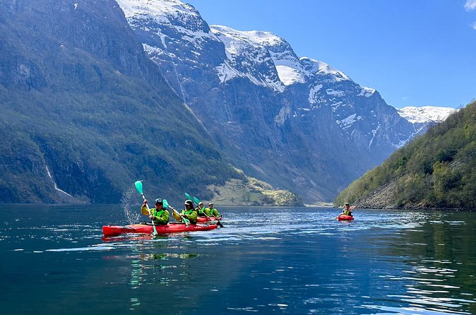 Vossevangen: Nærøyfjord Full-Day Guided Kayaking Trip - What the guides add, and what you should expect